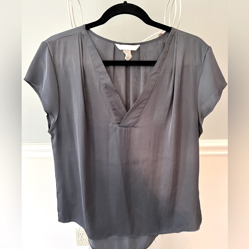 H&M V-Neck Blouse. Dark Gray size 10/Large. Great Condition.